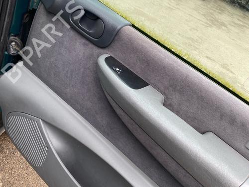 Høyre frontpanel Høyre frontpanel 36337514 36337514