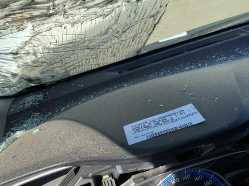 Used Dashboard Dashboard TOYOTA YARIS (_P13_) 1.5 Hybrid (NHP130_, NHP130) (101 hp) 24408703 24408703