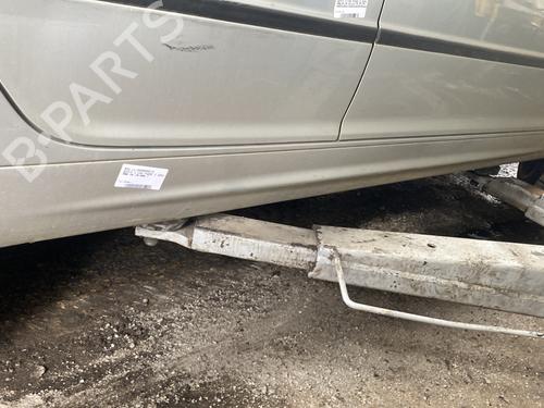 Używane Próg prawy BMW 3 (E46) 320 d (150 hp) 26437156