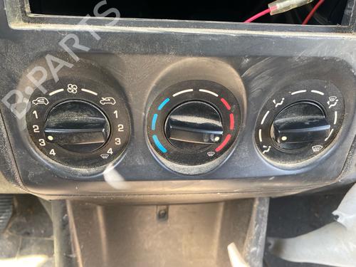 Used Climate control Climate control 37611668 37611668