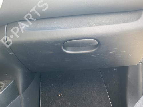 Used Glove box RENAULT TWINGO III (BCM_, BCA_) 1.0 SCe 75 (73 hp) 28044580