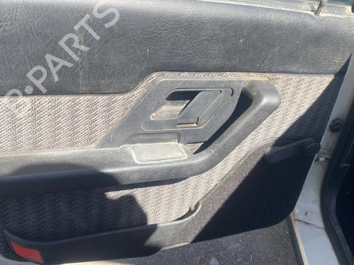 Forra trás esquerda Forra trás esquerda CITROËN BX (XB-_) TRD Turbo (90 hp) 33843160 33843160