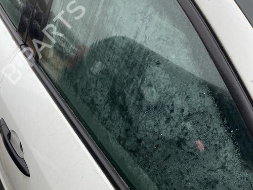 front-right-door-window-renault-megane-iii-hatchback-bz01_-b3_-2008-31941439 main image