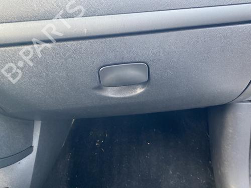 Used Glove box RENAULT CLIO III (BR0/1, CR0/1) 1.5 dCi (BR17, CR17) (86 hp) 30261118