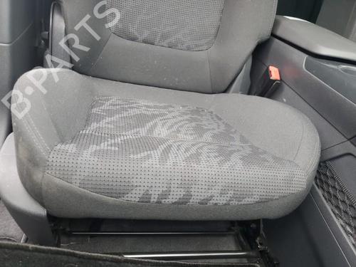Right front seat PEUGEOT 3008 I MPV (0U_) 1.6 HDi | BP21776861C16 