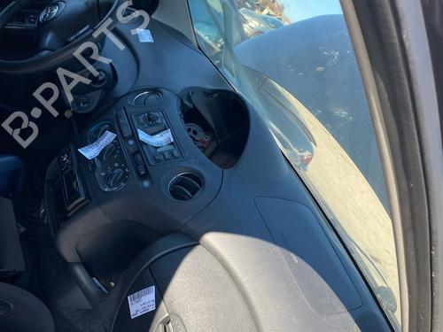 Used Dashboard Dashboard TOYOTA YARIS (_P1_) 1.5 (NCP13_, NCP13R) (105 hp) 39631278 39631278