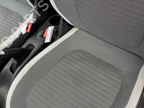 Sæde venstre fortil RENAULT TWINGO III (BCM_, BCA_) 1.0 SCe 65 (BCMJ) (65 hp) 33114978