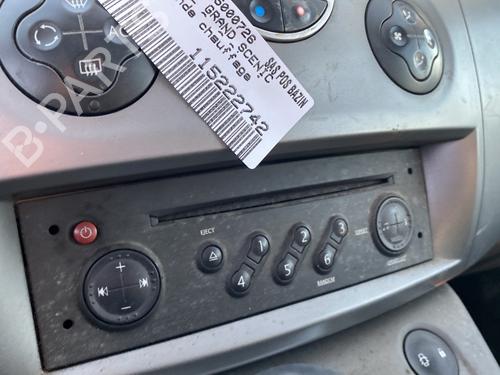 Used Radio RENAULT GRAND SCÉNIC II (JM0/1_) 2.0 dCi (JM1K) (150 hp) 30183689