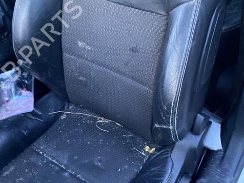 Banco frente esquerdo PEUGEOT 207 (WA_, WC_) 1.6 HDi (90 hp) 31719182