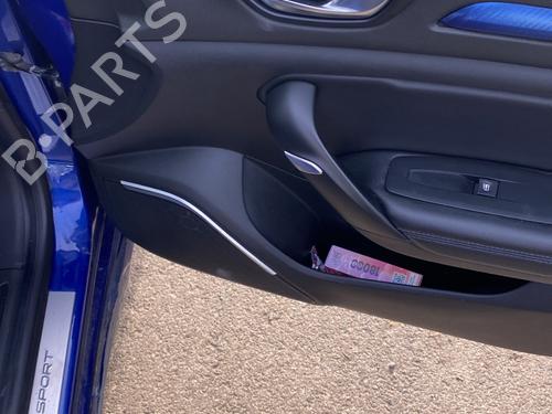 Used Front right panel Front right panel RENAULT MEGANE IV Hatchback (B9A/M/N_) 1.6 dCi 130 (B9A4) (130 hp) 32753026 32753026