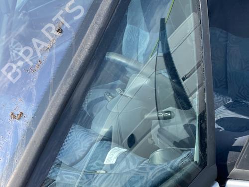 Vidro triangular frente esquerdo RENAULT ESPACE III (JE0_) 2.2 12V TD (JE0E, JE0H, JE0P) (113 hp) 26457498