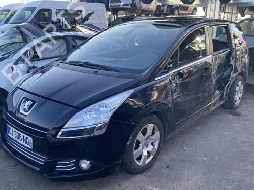 Brugte PEUGEOT 5008 (0U_, 0E_) 1.6 HDi (112 hp) 4458573