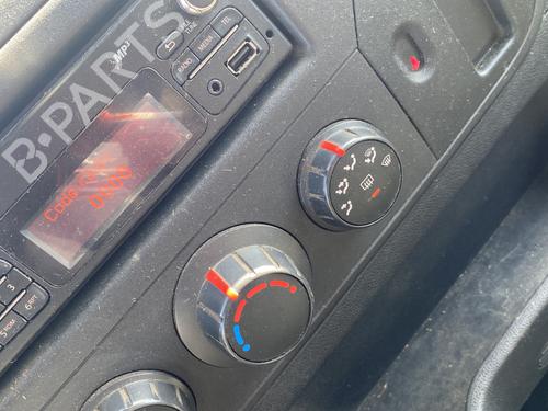 Used Climate control Climate control RENAULT MASTER III Van (FV) 2.3 dCi 145 FWD (FV0E, FV0F, FV0H, FV02, FV0M, FV0S,... (146 hp) 32493886 32493886