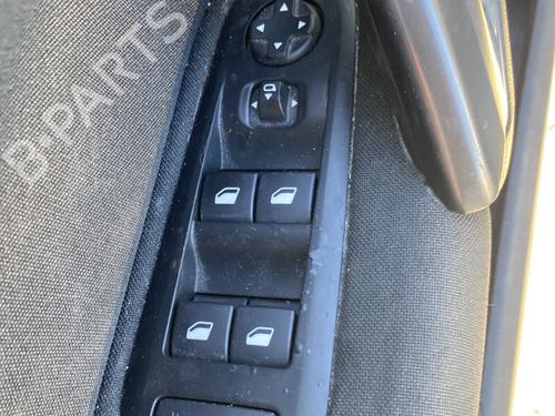 Used Left front window switch Left front window switch PEUGEOT 308 II (LB_, LP_, LW_, LH_, L3_) 1.2 THP 110 (110 hp) 32703207 32703207