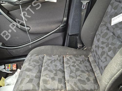 Used Right front seat MERCEDES-BENZ C-CLASS (W202) C 200 (202.020) (136 hp) 22124021