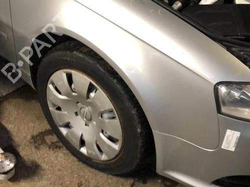 Højre Styrespindel Lejehus AUDI A4 B7 (8EC) 2.7 TDI (180 hp) 22115987