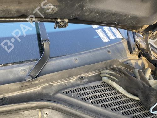 Used Front wiper motor Front wiper motor BMW X5 (E70) xDrive 30 d (235 hp) 32499335 32499335