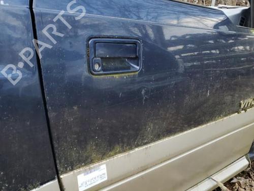 Used Right front door Right front door 22118196 22118196