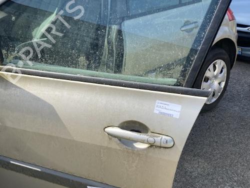 Used Left front door RENAULT MEGANE II Saloon (LM0/1_) [2003-2025]  22123425