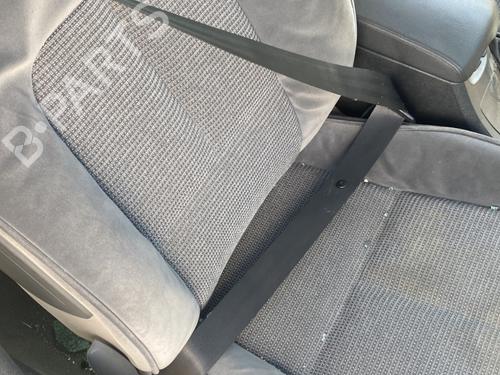 Høyre foran beltestrammer PEUGEOT 407 (6D_) 1.6 HDi 110 (6D9HZC, 6D9HYC) (109 hp) 27221054