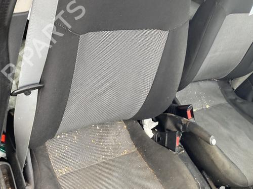 Used Right front seat Right front seat OPEL CORSA C (X01) 1.2 Twinport (F08, F68) (80 hp) 25407408 25407408