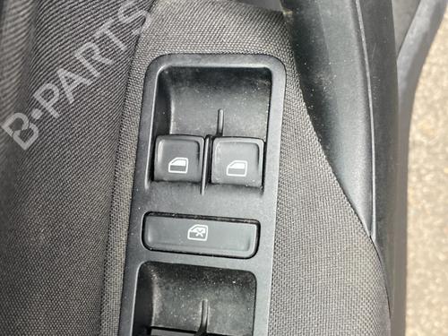 Mando elevalunas delantero izquierdo VW POLO V (6R1, 6C1) 1.4 TDI (75 hp) 29611651