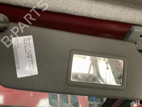 Used Right sun visor Right sun visor 22119331 22119331