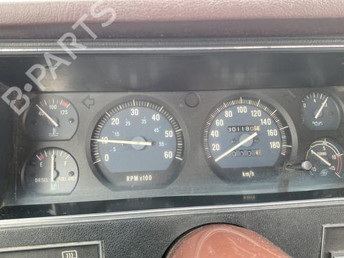 Used Instrument cluster JEEP CHEROKEE (XJ) 2.1 TD (87 hp) 32439589
