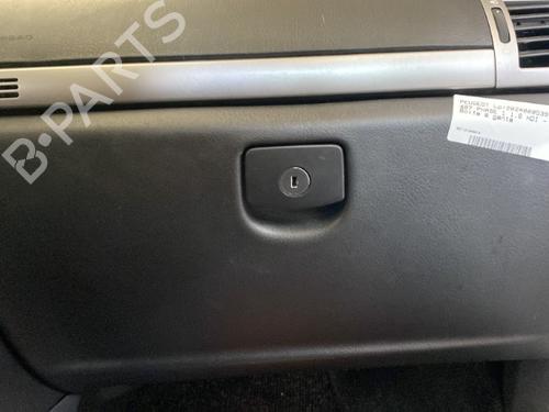 Used Glove box PEUGEOT 407 (6D_) 1.6 HDi 110 (6D9HZC, 6D9HYC) (109 hp) 19906586