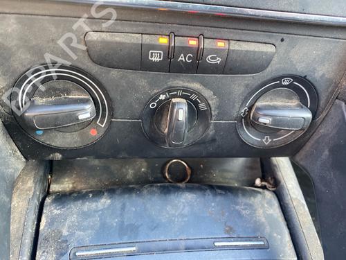 Used Climate control Climate control AUDI A3 Sportback (8PA) 1.6 TDI (105 hp) 40268576 40268576