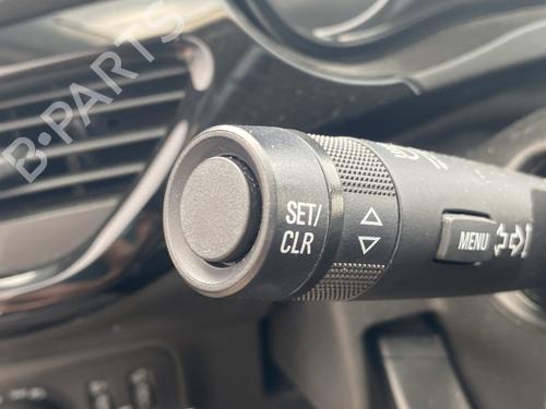 switch-opel-corsa-e-x15-2014-29287877 main image