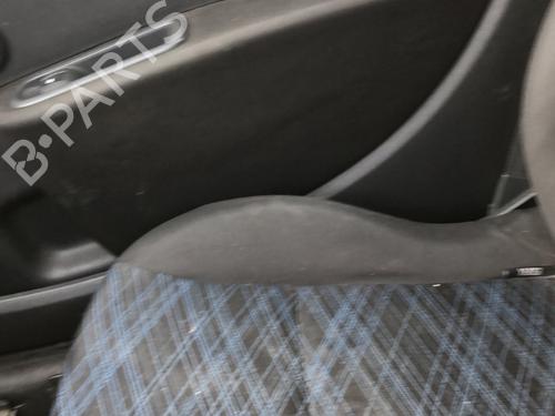 Sæde højre fortil RENAULT CLIO III (BR0/1, CR0/1) 1.5 dCi (C/BR0G, C/BR1G) (68 hp) 20647325