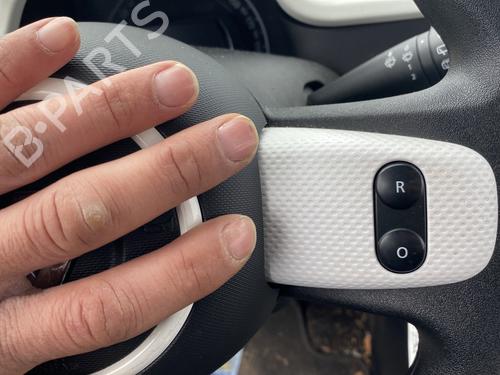 Steering wheel RENAULT TWINGO III (BCM_, BCA_) 1.0 SCe 65 (BCMJ) | BP33114979C49 - Image 3