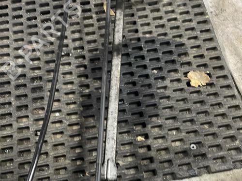 Used Oil radiator Oil radiator JEEP GRAND CHEROKEE II (WJ, WG) 2.7 CRD 4x4 (163 hp) 24408617 24408617