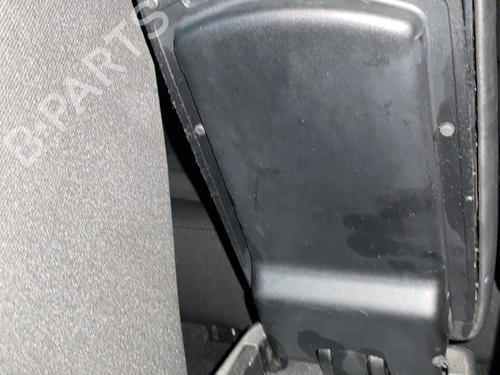 Armrest / Center console PEUGEOT 308 I (4A_, 4C_) 1.6 HDi | BP30861055I20