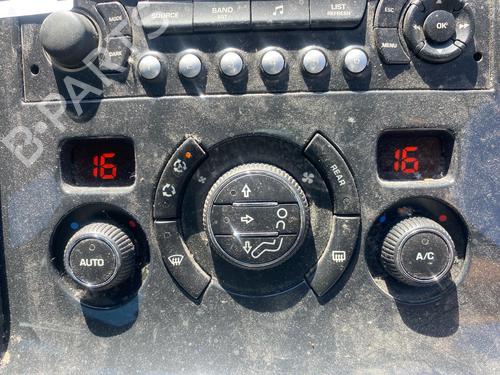 Used Climate control Climate control 37749885 37749885