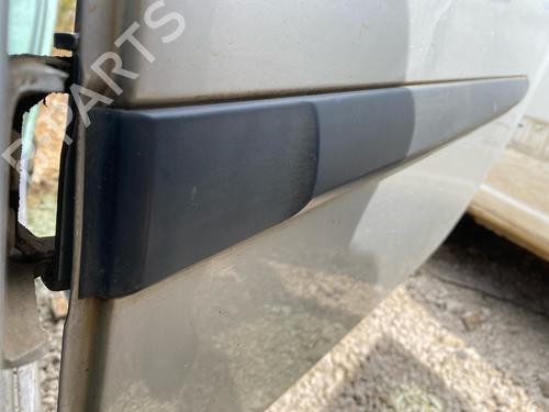 door-moulding-trim-renault-modus-grand-modus-fjp0_-2004-37611708 main image