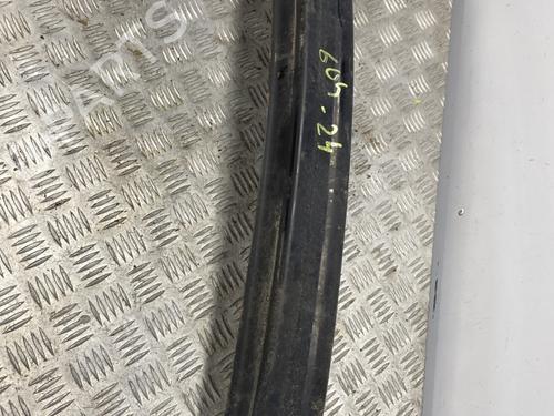 Used Front bumper reinforcement Front bumper reinforcement 23868361 23868361