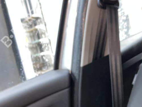 front-right-seatbelt-renault-megane-iii-hatchback-bz01_-b3_-2008-31334432 main image