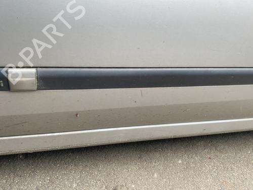 Used Left front door Left front door 21836106 21836106