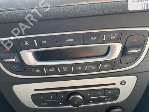 Commande Chauffage RENAULT MEGANE III Hatchback (BZ0/1_, B3_) 1.5 dCi (BZ09, BZ0D, BZ1W, BZ29, BZ14) (110 hp) 26526438