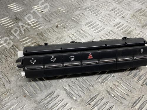 Warning switch PEUGEOT 5008 (0U_, 0E_) 2.0 HDi 150 / BlueHDi 150 | BP26738527I22 