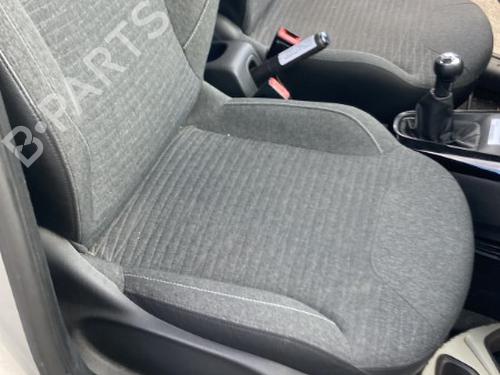 Used Right front seat Right front seat 22126218 22126218