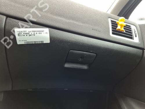 Used Glove box PEUGEOT 307 (3A/C) 2.0 HDi 110 (107 hp) 22124828