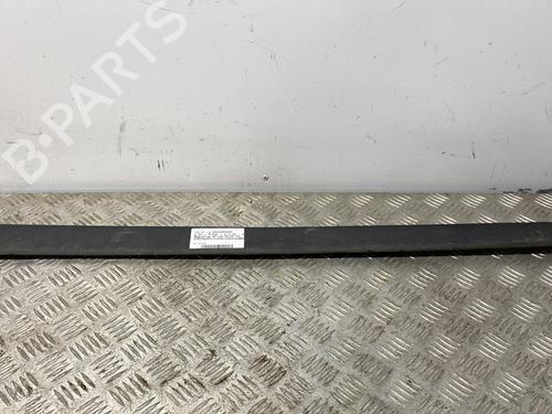 door-moulding-trim-volvo-s60-i-384-2000-2001-2002-2003-2004-2005-2006-2007-2008-2009-2010-25037325 main image
