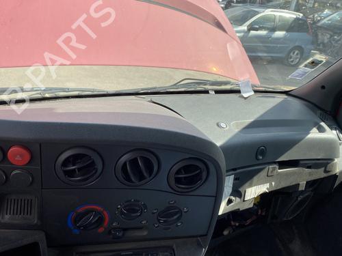 Used Dashboard IVECO DAILY III Platform/Chassis 35 S 11,35 C 11 (A2FC13AA, A6FBU4AB, A2NB14A1, A2ND13A1,... (106 hp) 28011463