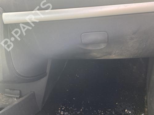 Used Glove box RENAULT CLIO III (BR0/1, CR0/1) 1.5 dCi (C/BR0G, C/BR1G) (68 hp) 29422479
