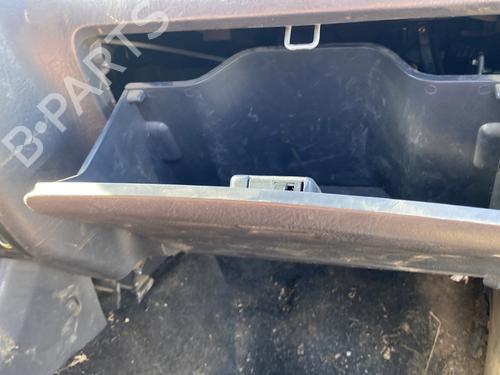 Used Glove box Glove box DAIHATSU TERIOS (J1_) 1.3 4WD (J100) (83 hp) 33025914 33025914