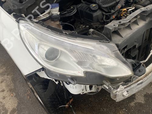 Used Right headlight PEUGEOT 2008 I (CU_) 1.2 VTi (82 hp) 31944249