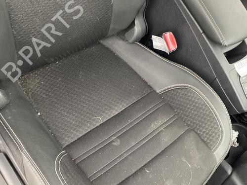 Used Right front seat RENAULT SCÉNIC III (JZ0/1_) 1.5 dCi (JZ02, JZ0R) (95 hp) 32983739